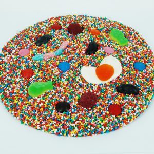 Freckle Pizza Milk Choc topped with 100s and 1000s & with variety of Lollies 300g